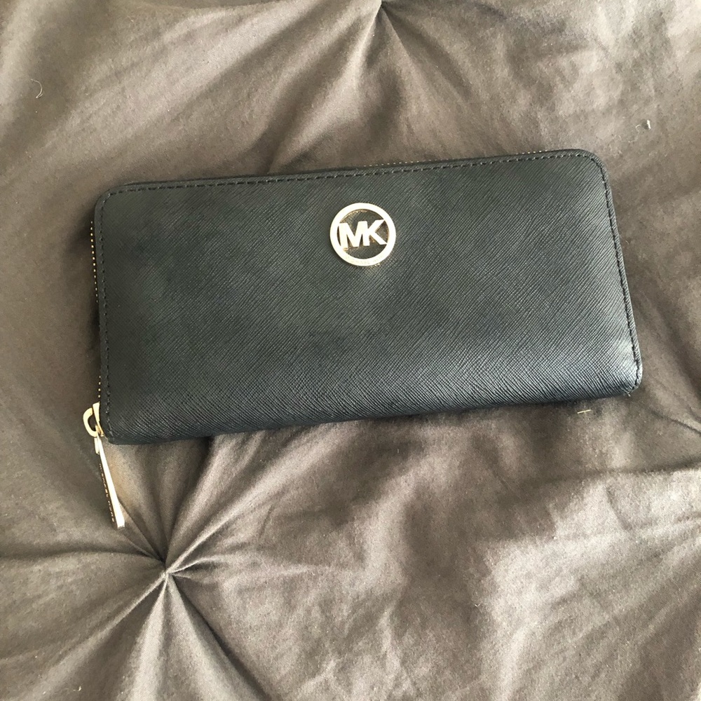 Micheal Kors wallet